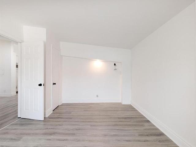 Immeuble 5891 5901 Boulevard Bourque 4 1/2 à Louer