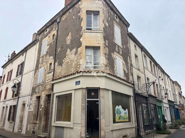 Immeuble 6 pièces Fontenay le Comte 85