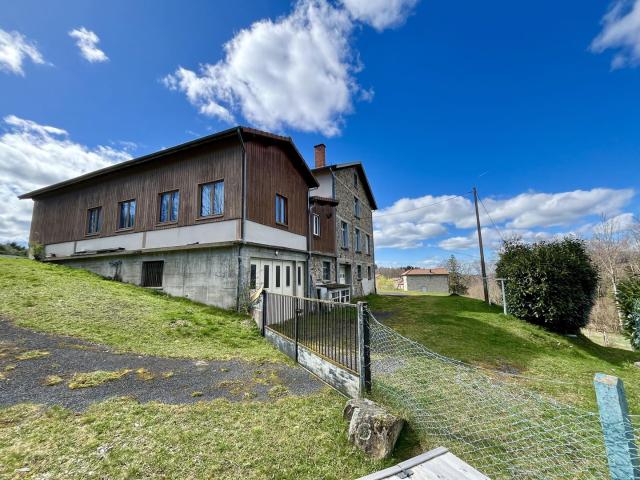 Immeuble 700m2 sur terrain 2100m2