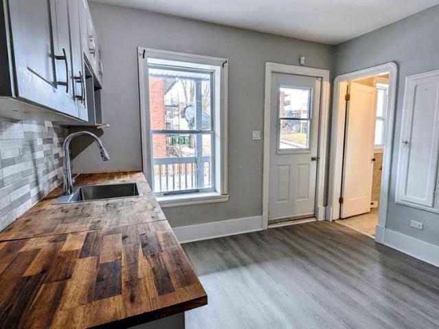 Immeuble 866 à 882 Short 5 1/2 à Louer à Sherbrooke