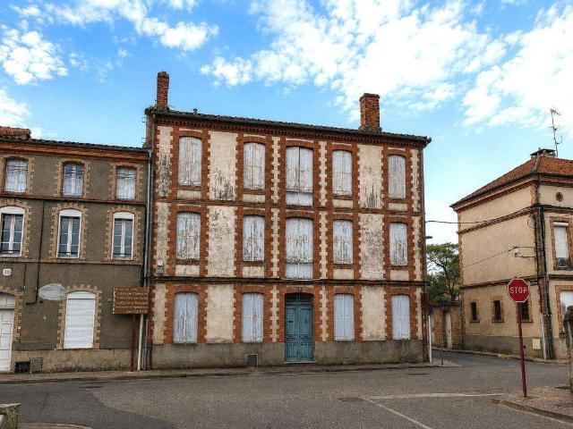 Immeuble 9 pièces Castelsarrasin 82