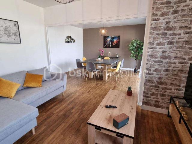 Immeuble 9 pièces Saint Berthevin 53