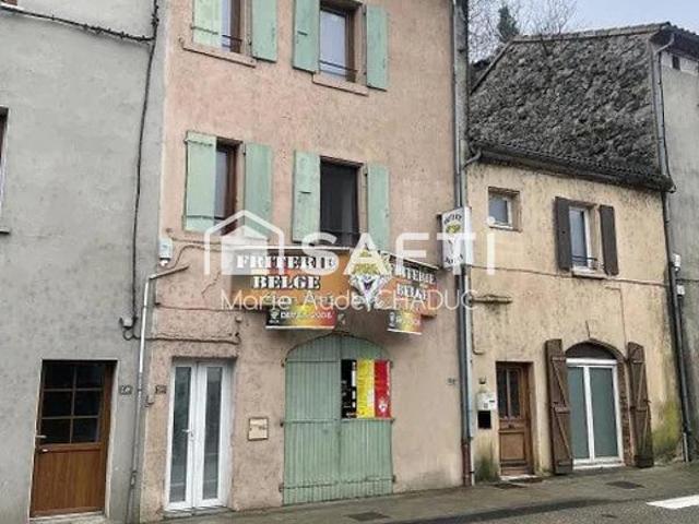Immeuble 105 m2 sur trois niveaux, cour