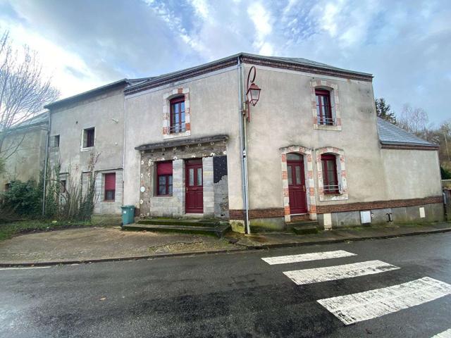 Immeuble 11 pièces Boëssé le Sec 72
