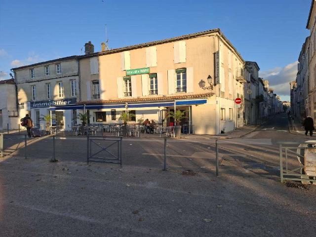 Immeuble 11 pièces Saintes 17