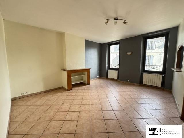 Immeuble 140.54m ² 141m² Cazères