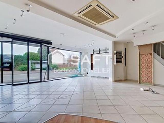 Immeuble 172 m² avec local commercial 104 m² à Quesnoy sur Deûle