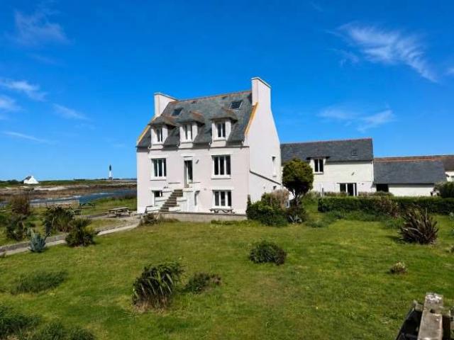 Immeuble 18 pièces Île de Sein 29