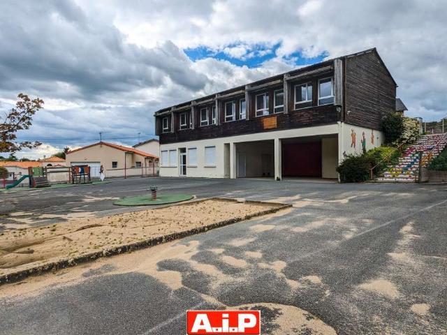 Immeuble 20 pièces Cerizay 79