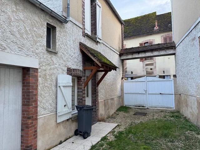 Immeuble 214m ² 214m² Pont sur Yonne