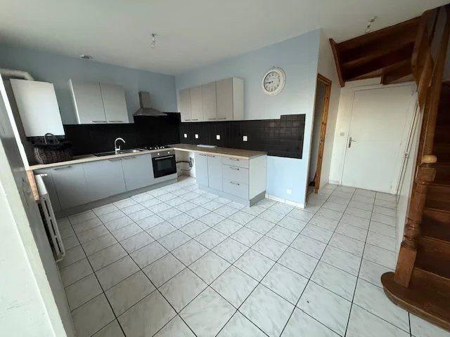 Immeuble 230 M 2 Environ Trois Logements Begard 230m² Bégard