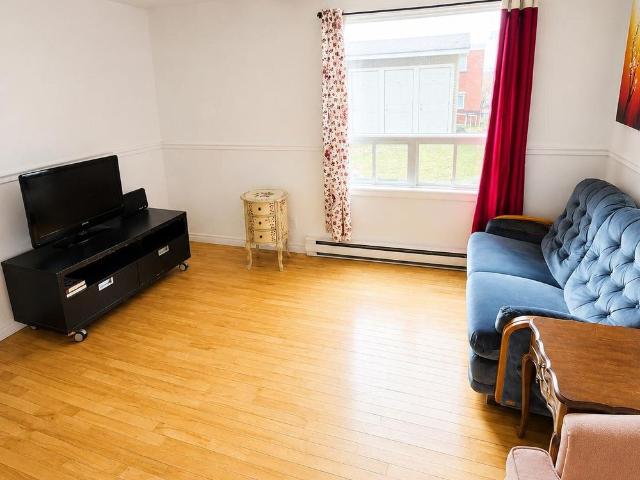 Immeuble 357 365 12e Av Nord 4 ½ Plus – Près Du Cégep De Sherbrooke