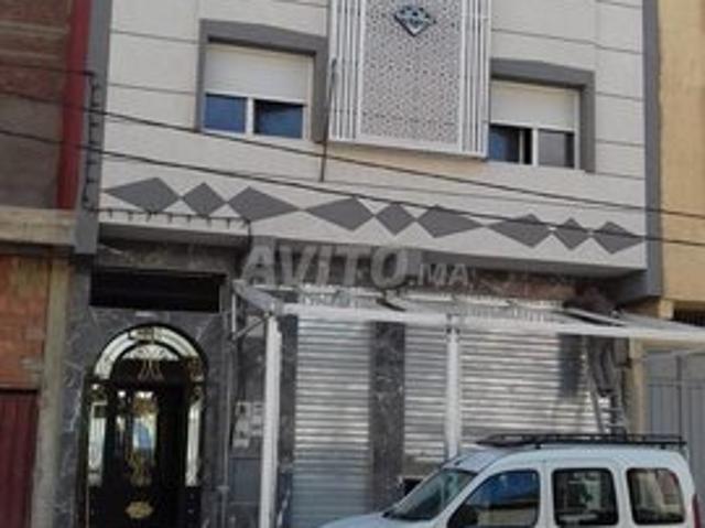 Immeuble 3 étage et magasin