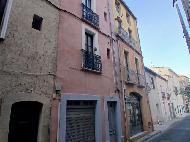 Immeuble à Béziers 3 appartements et un local commercial