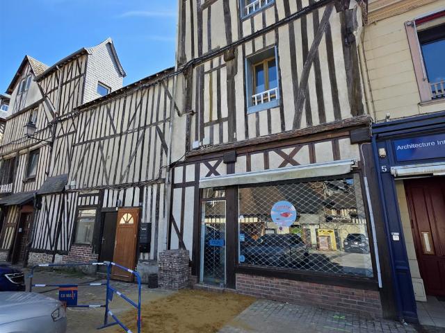 Immeuble à colombages de 95 m2 avec potentiel locatif / Cen. 94m² Bernay