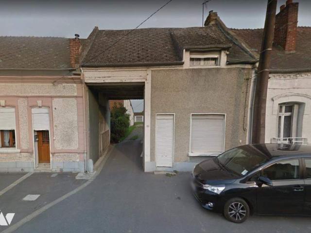 Immeuble à louer à Guise, Hauts de France, €
