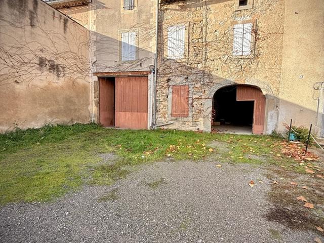 Immeuble à renover à vendre MONTLAUR 11 282m2 environ avec terrain