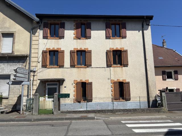 IMMEUBLE À RENOVER PROCHE DE LA FRONTIÈRE SUISSE