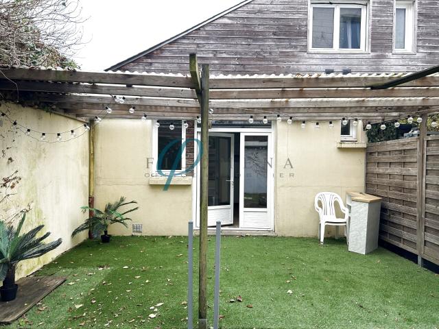 Immeuble à revenus avec deux logements en location à Nantes