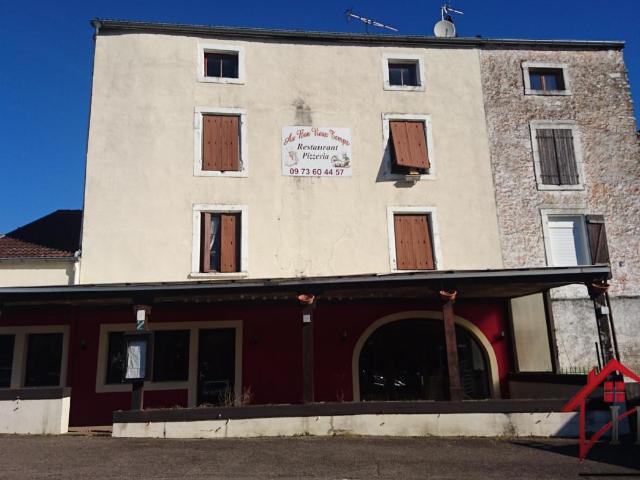 Immeuble à usage commercial et habitation