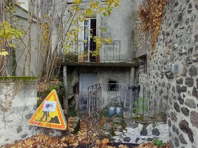 Immeuble à vendre à Murat 15300