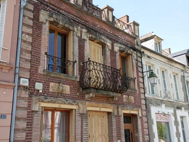 Immeuble à vendre à Montcornet 02340