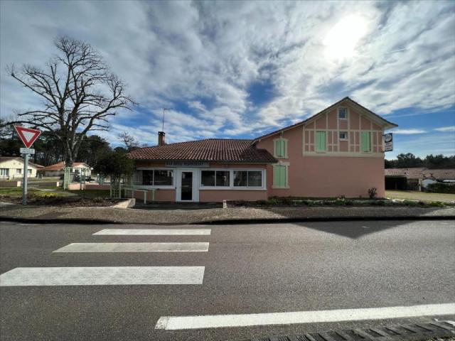 Immeuble à vendre à Bias 40170