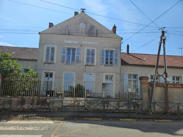 Immeuble à vendre à Boësses 45390