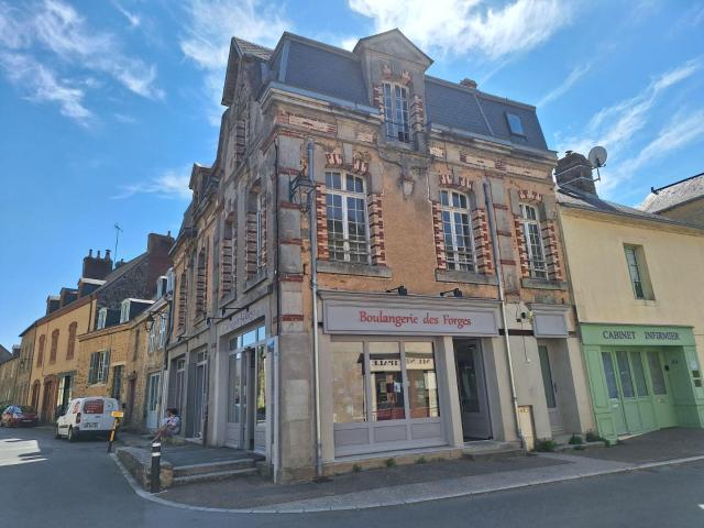 Immeuble à vendre à Chailland 53420