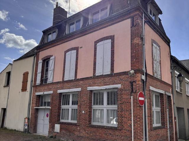 Immeuble à vendre à Saint Calais 72120