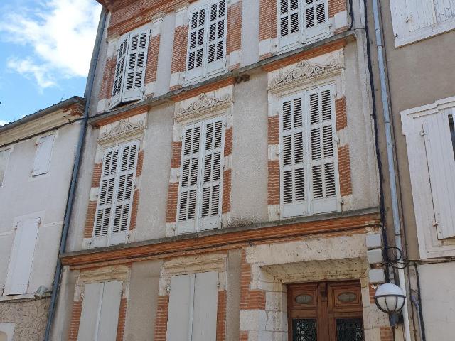 Immeuble à vendre à Valence 82400