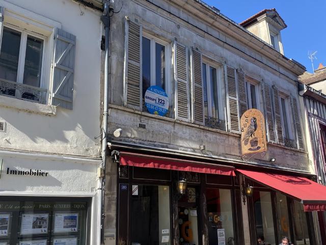 Immeuble à vendre Emplacement idéal à Auxerre 339 000 € Fai. m² Auxerre