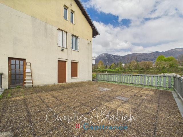 Immeuble à vendre SAINT PIERRE D'ALBIGNY 73 Restaurant à vendre avec murs et 2 logements T4