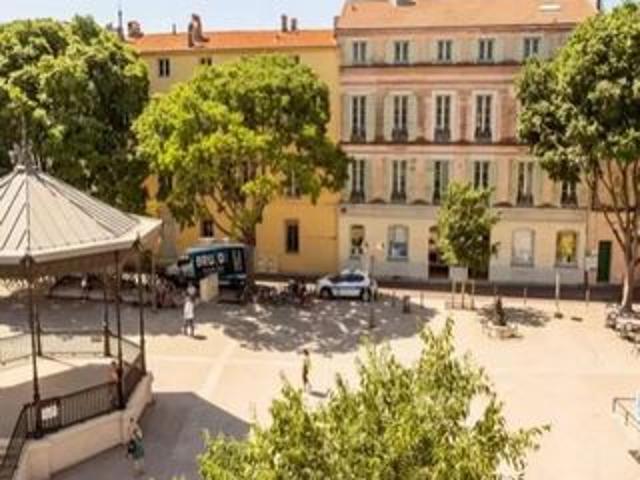 Immeuble d'exception avec 5 appartements en plein cœur du Vieil Antibes