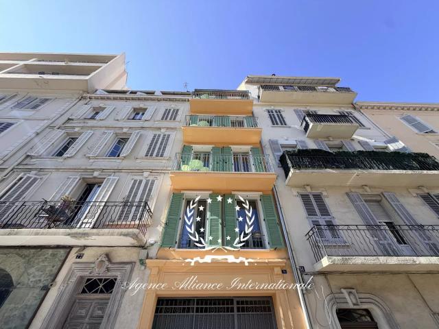 Immeuble à 100m des plages sqaure mistral