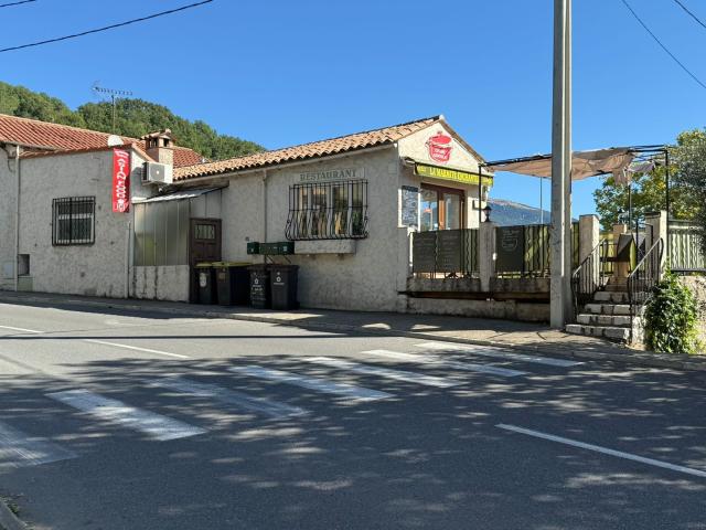 IMMEUBLE AVEC COMMERCE A CHATEAUNEUF GRASSE