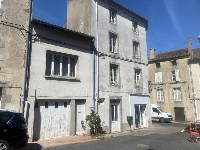 Immeuble avec commerce et logement