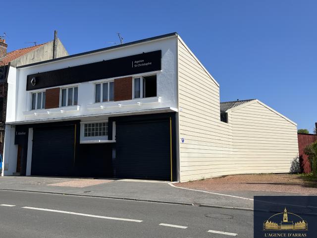 IMMEUBLE AVEC HANGAR, APPARTEMENT ET TERRAIN CONSTRUCTIBLE ACHICOURT
