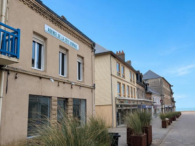 Immeuble avec local commercial