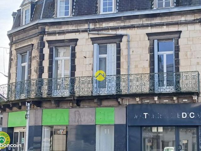 Immeuble avec local commercial
