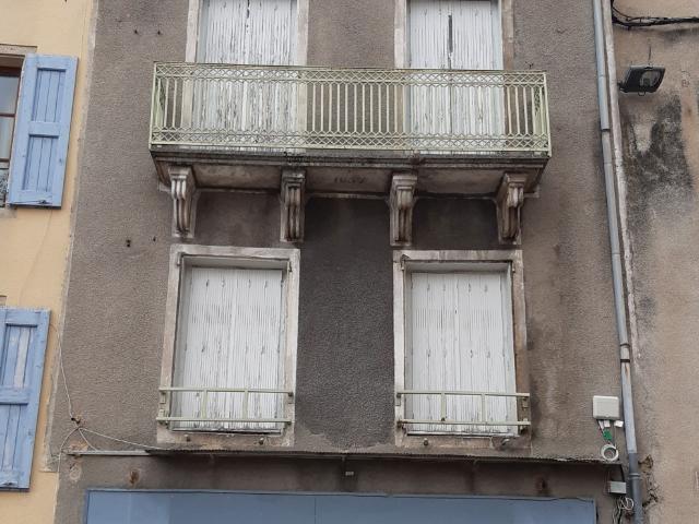 Immeuble avec local commercial
