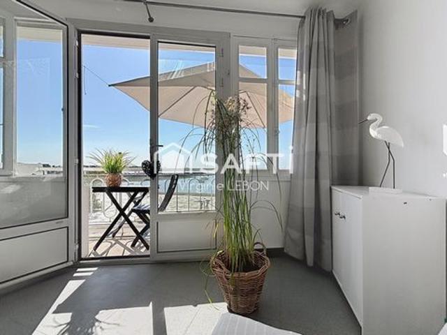Immeuble avec local commercial vue mer et appartement T2
