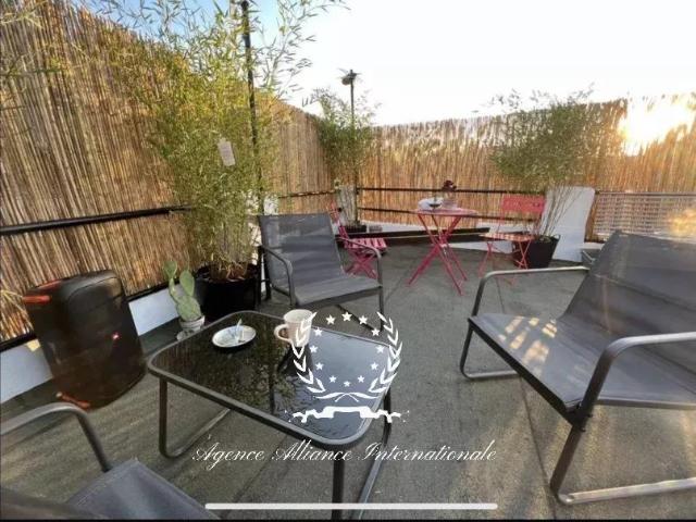 Immeuble avec toit terrasse rue meynadier