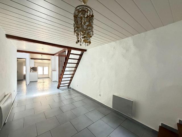 immeuble avec 2 appartements, garage et caves LE VAL