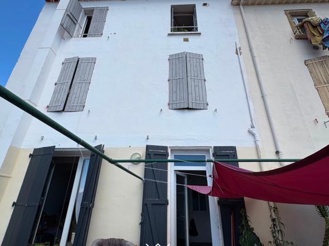 IMMEUBLE CENTRE VILLE BÉZIERS 3 APPARTEMENTS GARAGE