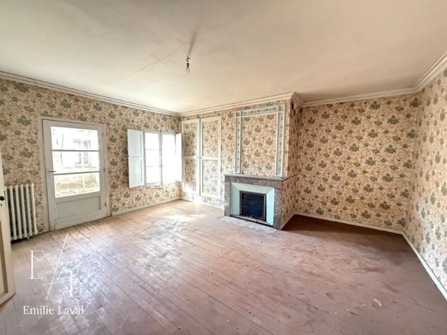 Immeuble centre ville Ste Foy la Grande – Local commercial + potentiel 5 logements