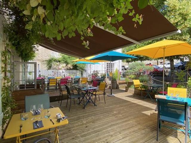 Immeuble Chateau 366 m2 blanzac porcheresse