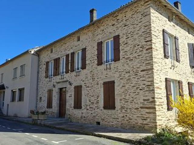 Immeuble Chateau 786 m2 latouille lentillac