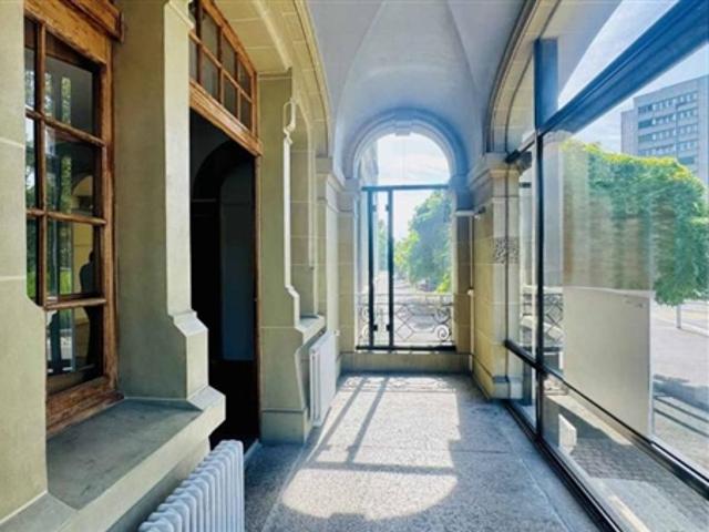 Immeuble commercial de prestige à louer