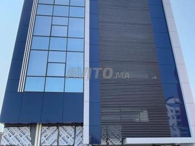 Immeuble commercial face zone industrielle M. Rchid